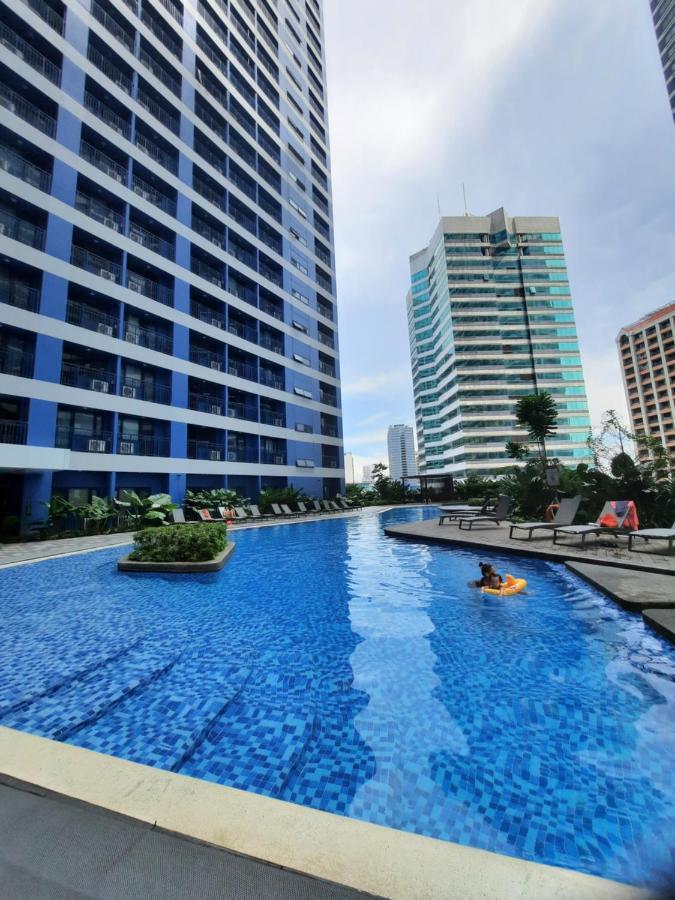 Stylish&Comfort Unit With Balcony In Air Makati Makati City Ngoại thất bức ảnh