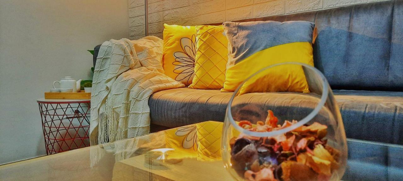 Stylish&Comfort Unit With Balcony In Air Makati Makati City Ngoại thất bức ảnh